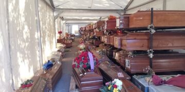 https://www.ansa.it/sicilia/notizie/2021/01/21/cimiteri-700-bare-in-attesa-tensostruttura-a-palermo_b819d090-474f-4f73-9475-9107d8613d13.html