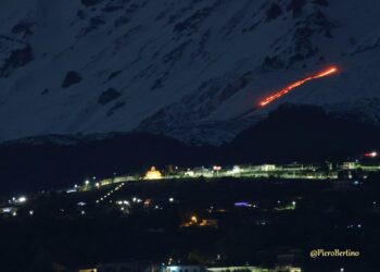 Nuova bocca eruttiva sull'Etna - urlo