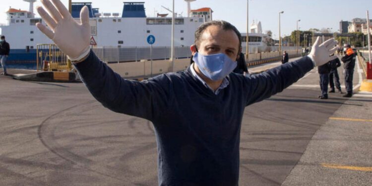 Ultimo giorno da sindaco per Cateno De Luca