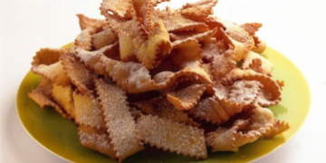 E’ il periodo delle chiacchiere! Origine e ricetta del dolce di Carnevale