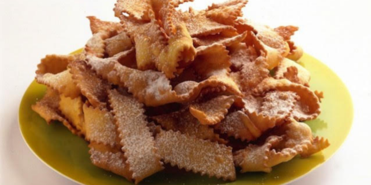 E’ il periodo delle chiacchiere! Origine e ricetta del dolce di Carnevale