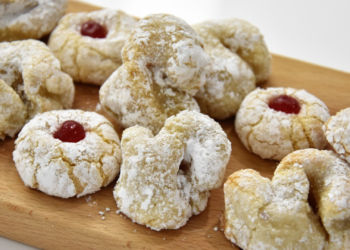 Biscotti alla mandorla dal cuore morbido