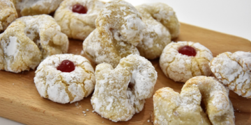 Biscotti alla mandorla dal cuore morbido