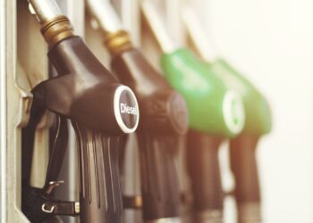 Produrre la benzina costa solo 87 centesimi