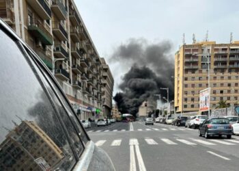 Catania: in Corso Sicilia incendio di un’auto