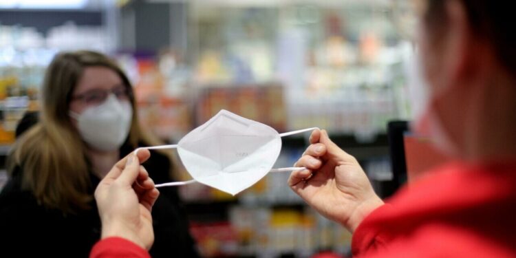 Green pass e mascherine cosa accadrà dal 1° maggio?