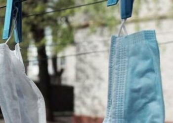 Mascherine al chiuso anche a maggio?