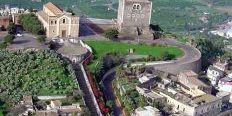 A Paternò tre uomini e una donna per la poltrona di sindaco