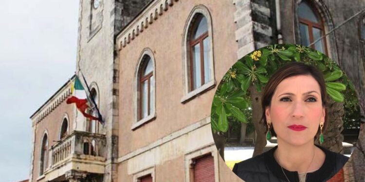 Ezia Carbone: “L’amministrazione si trincera dietro il covid per celare immobilismo”
