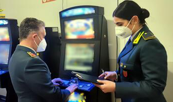 Reddito di cittadinanza : 21 denunce, scoperti 3,7 mln vincite gioco online