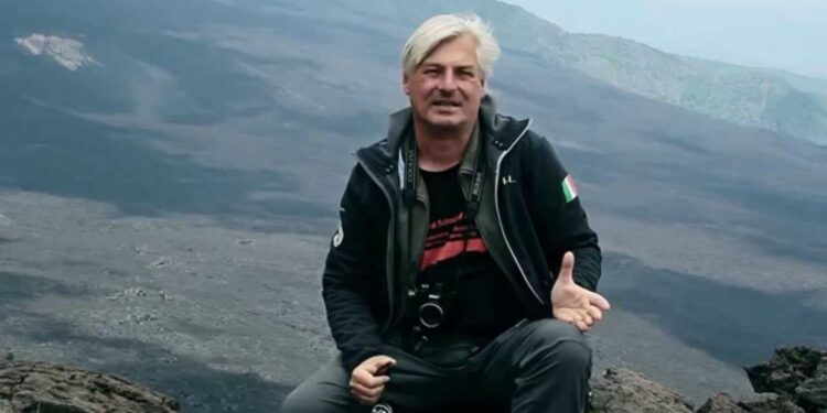 L’Etna: «una situazione di tregua, ma si sta ricaricando»