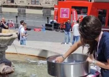 Catania: Il Giro d’Italia e la pentola lavata nella fontana