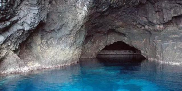 grotta del bue marino. travel
