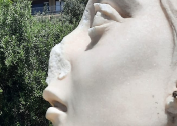 Catania: Codacons presenta esposto per danneggiamento statua piazza Europa