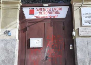 Scritte intimidatorie contro la Cgil