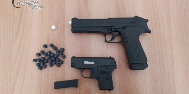 Lite tra vicini finisce in spari nel catanese. Denunciato un 67enne