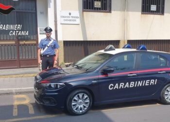 Denunciato 23enne catanese per furto