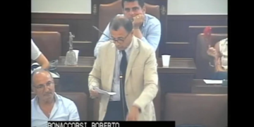 Aumento TARI, delibera rinviata. Il consiglio comunale è sempre più diviso