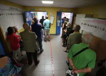 In Sicilia affluenza al voto al 27,61%