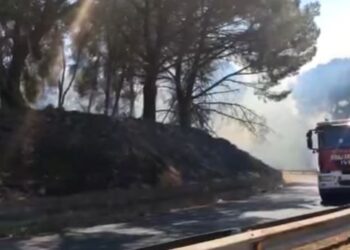 Incendio: riapre dopo la nottata infuocata la A18 solo direzione Acireale