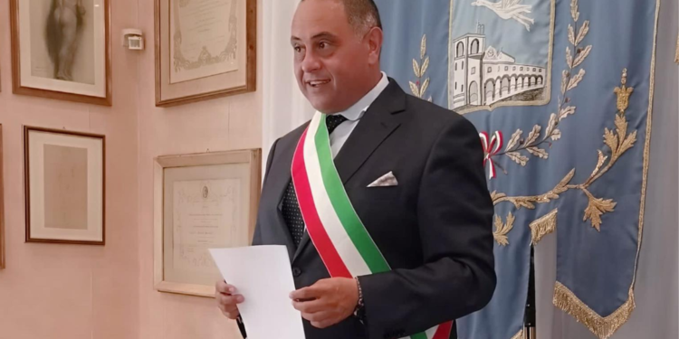 Valverde, Domenico Caggegi si dimette
