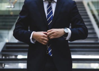 Outfit da team leader: come unire praticità e stile in un look da ufficio