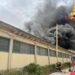In fiamme capannone di giocattoli a Caltagirone