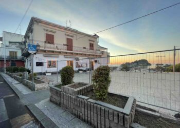 Il Balcone di Trezza transennato da nove anni