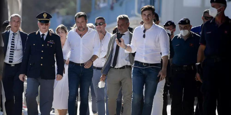 Salvini a Lampedusa: “Proporremo una legge per le isole minori”