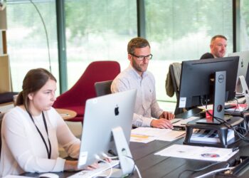 Lavoro, priorità alla salute mentale dei dipendenti: arriva il “terapeuta aziendale” di Serenis