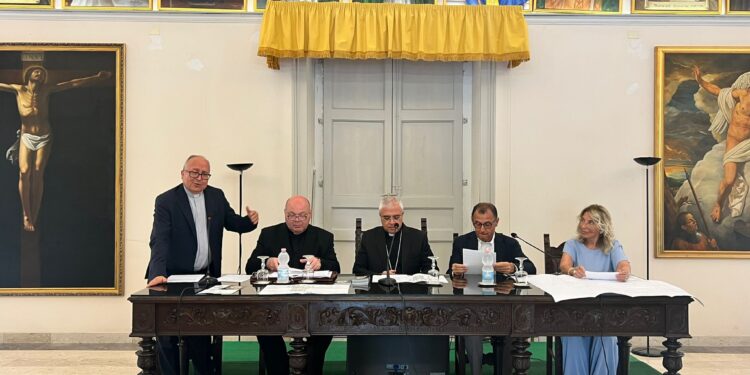 «Oltre il sacco ci vuole la scuola e la catechesi». Le parole del vescovo di Catania Luigi Renna