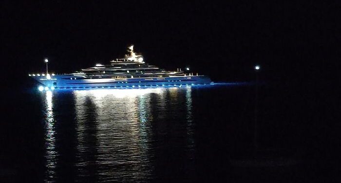 A Taormina lo yacht di lusso “Kaos” di 275 milioni di euro