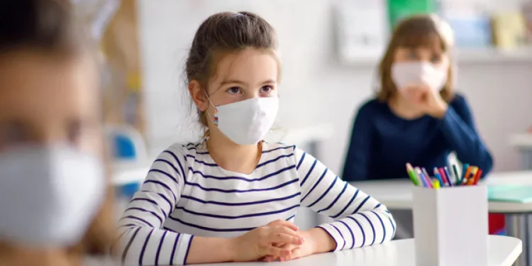 Scuola: mascherine Ffp2 solo per i fragili