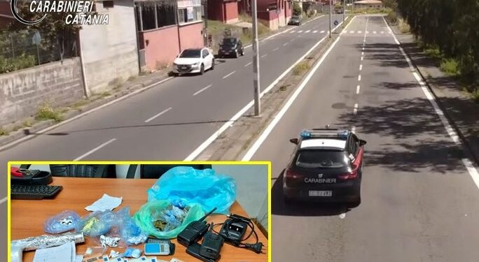 Lancia la droga dalla finestra durante la perquisizione: in manette pregiudicato catanese