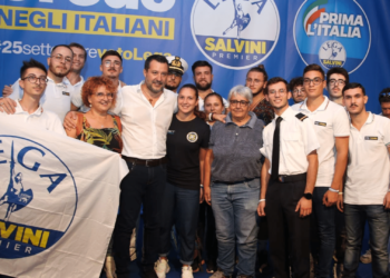 La preside candidata del Nautico porta i suoi studenti al comizio