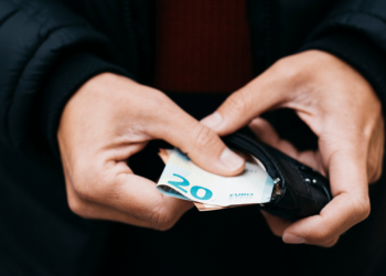 Estorsione e minacce per i soldi dell’affitto: arrestato pregiudicato