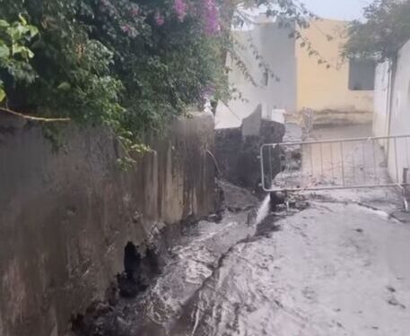 Isole Eolie isolate da 36 ore