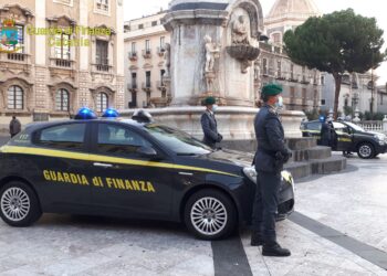 Catania: truffa carburanti,13 indagati e sequestro beni per 25 mln