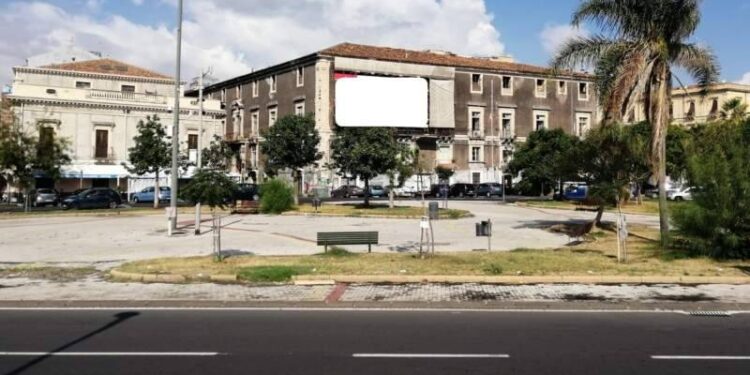 Restituire a Catania piazza Dei Martiri e il Passiatore