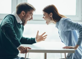 Lite tra ospiti e proprietaria in una casa vacanza