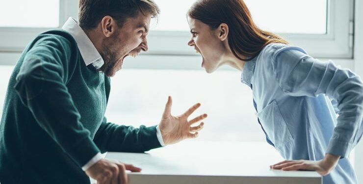 Lite tra ospiti e proprietaria in una casa vacanza