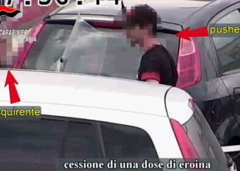 Catania: promozione 3 dosi di eroina al prezzo di 2