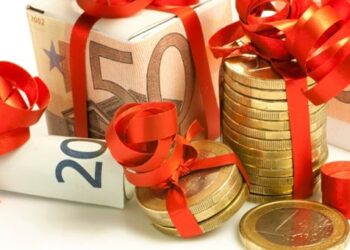 Codacons: stangata da 3.625 euro a famiglia per Natale