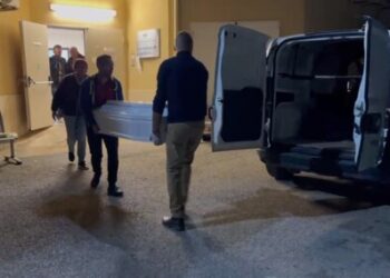 Migranti: trasferite da Lampedusa bare donna e neonata