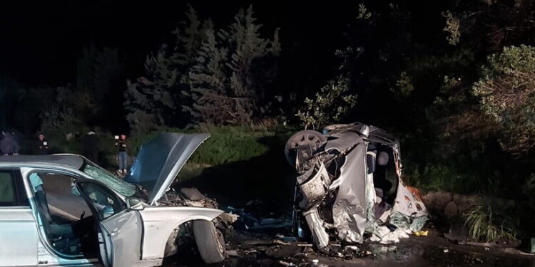Due morti in un terribile incidente stradale