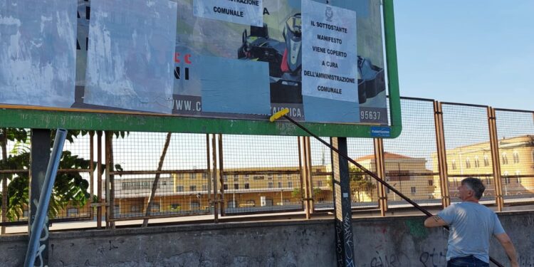 Affissioni, firmati i primi due contratti di concessione dei lotti per gli spazi pubblicitari