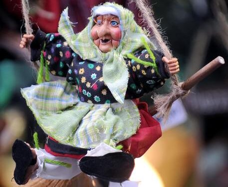 Ruba 24 calze della befana: arrestata 36enne romena