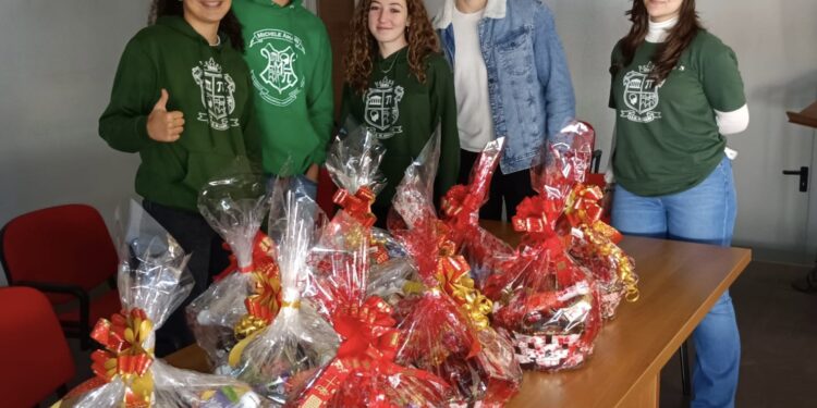 Pranzo di Natale speciale organizzato dagli studenti dell’Amari di Giarre