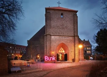 Una chiesa che diventa hotel: è il BUNK di Amsterdam