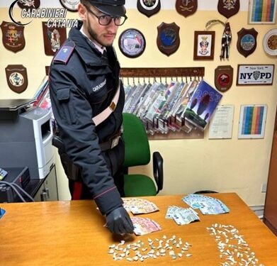 Arrestato pregiudicato catanese, già ai domiciliari, per spaccio